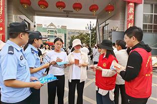 斯波：让洛瑞打替补不是针对他 而是想提高球队攻防两端的水平